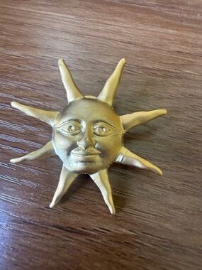Vintage Brushed Gold Sun Face Brooch Pin